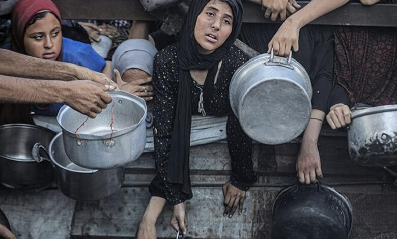 "من يبيعني رغيف خبز لأطعم الأولاد؟".. صرخة غزي بلا مجيب | أخبار