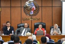 نائب وزير الصحة تبحث مع القطاع الخاص بالمنيا تقليل الولادات القيصرية