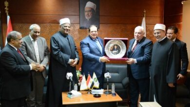«نحتفل بفارس البرلمان قولاً وفعلاً»