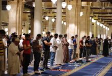 هل الخطأ في قراءة الفاتحة يُبطل الصلاة.. وما حكم ترك سورة بعدها؟