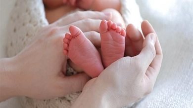 هل عدم القدرة على تحمل المسؤولية يبيح للزوجين تأجيل الإنجاب ؟.. الإفتاء تجيب