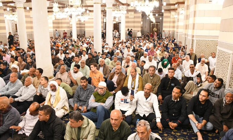 هل يجوز إنهاء المصلي عن الكلام أثناء خطبة الجمعة؟..الأزهر يجيب