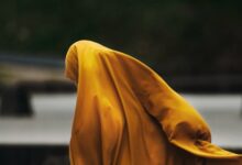 هل يجوز للمرضع أن تجمع بين الصلوات؟.. الإفتاء تجيب