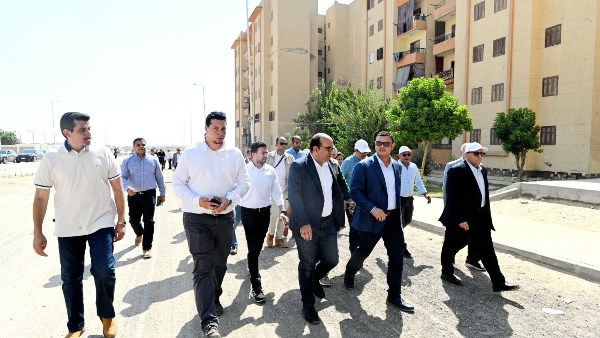 وزير الإسكان يتابع تنفيذ وحدات سكنية ضمن المبادرة الرئاسية "سكن لكل المصريين"