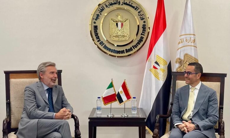 وزير الاستثمار يبحث تعزيز العلاقات الاقتصادية مع إيطاليا  