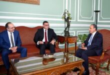 وزير الخارجية والهجرة يستقبل وزير الإسكان والمرافق والمجتمعات العمرانية