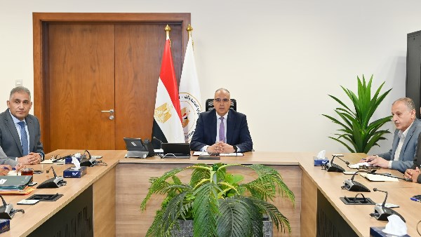 وزير الري يوجه بتطوير شامل لقياس التصرفات المائية وترشيد استخدام الموارد