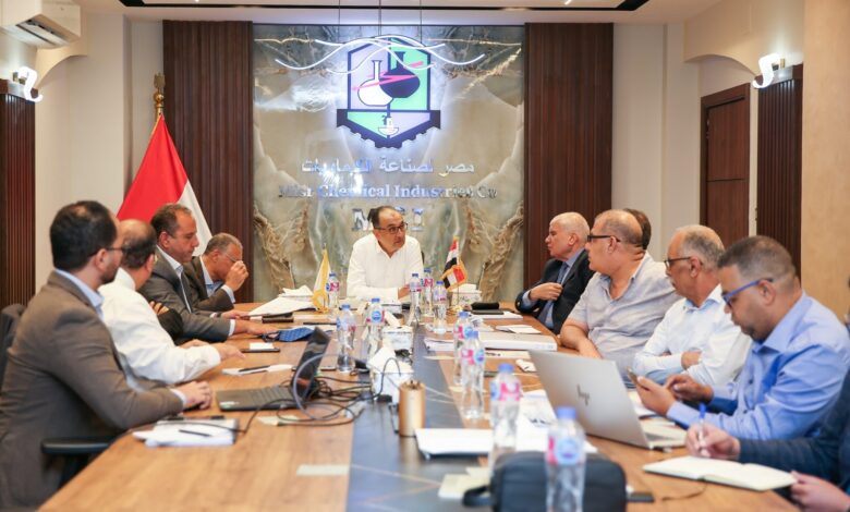 وزير قطاع الأعمال العام : ننفذ خطة عاجلة لإحياء وتشغيل "الدلتا للأسمدة"