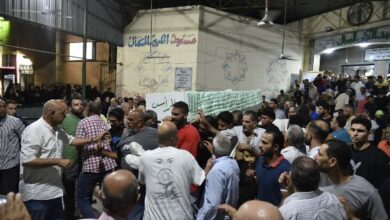 يتقدمهم المحافظ .. الآلاف يشيّعون جثمان الكابتن ميمي عبد الرازق ببورسعيد